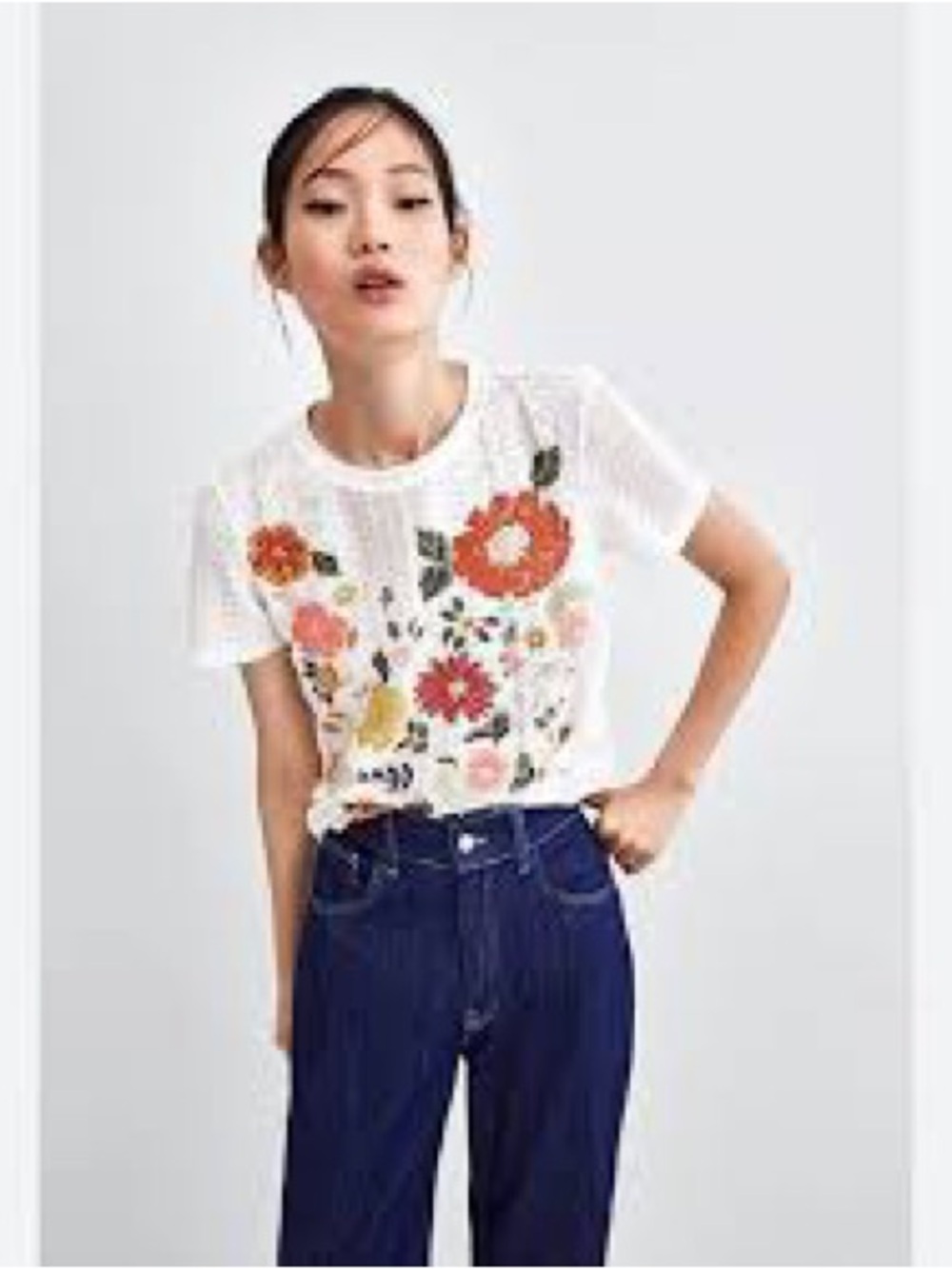 Zara Tarafaluc Women’s Floral Printed White Tee